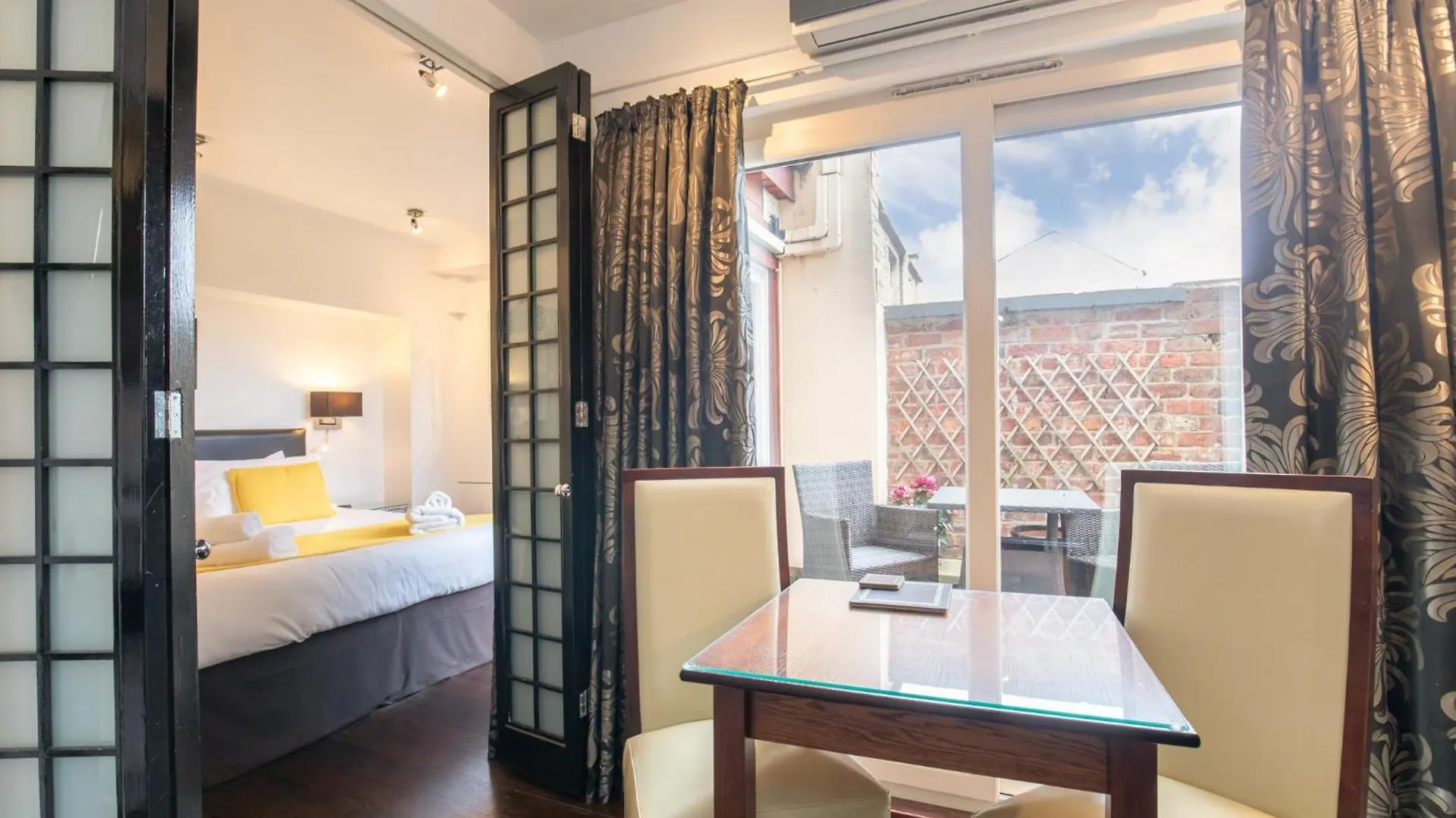 Strozzi Palace Suites By Mansley Cheltenham Apartment