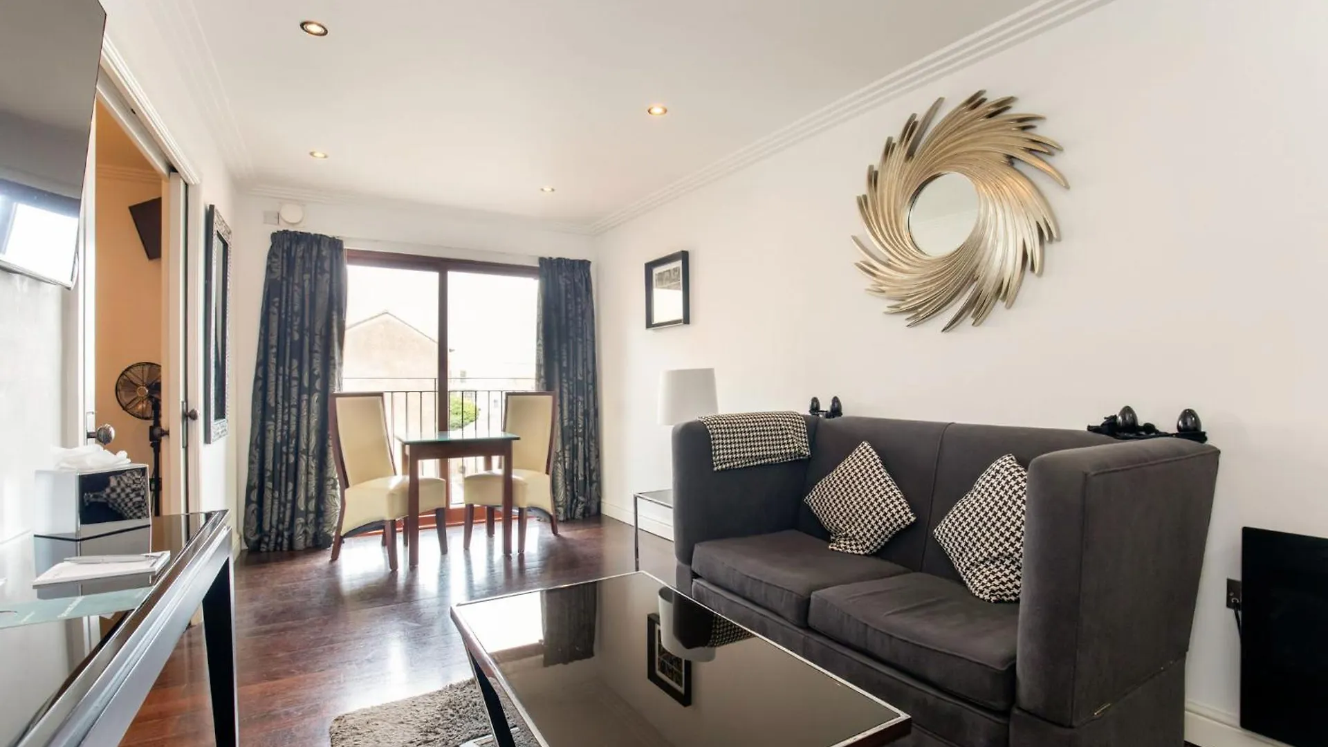 Apartment Strozzi Palace Suites By Mansley Cheltenham