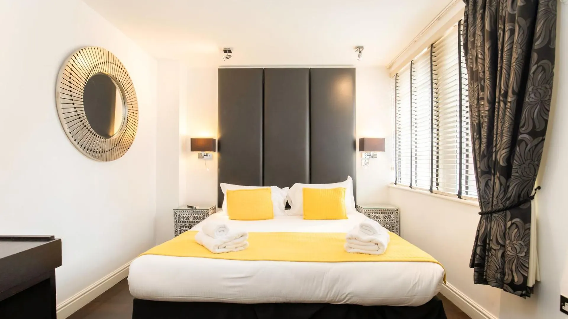 Apartment Strozzi Palace Suites By Mansley Cheltenham