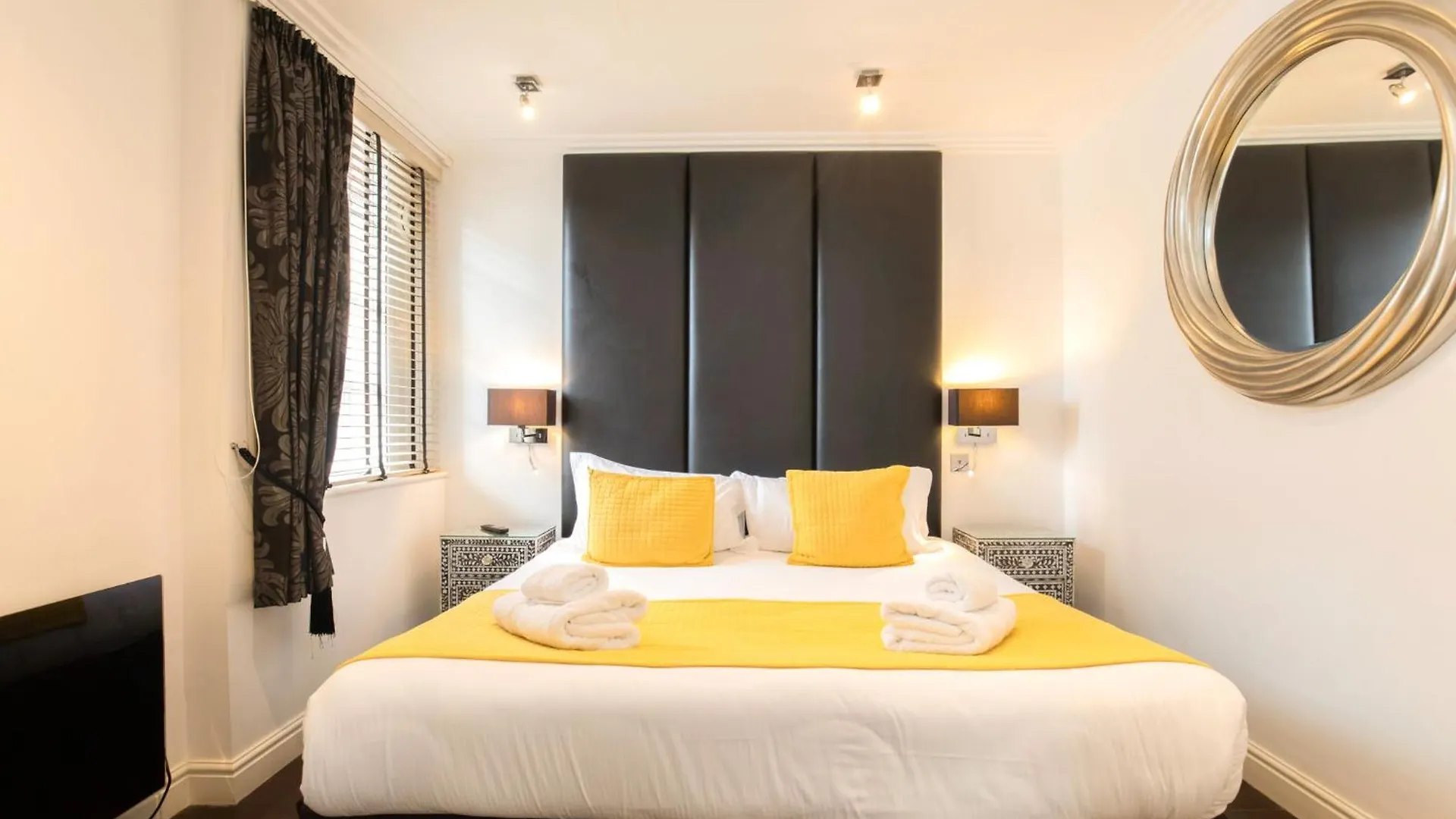 Apartment Strozzi Palace Suites By Mansley Cheltenham