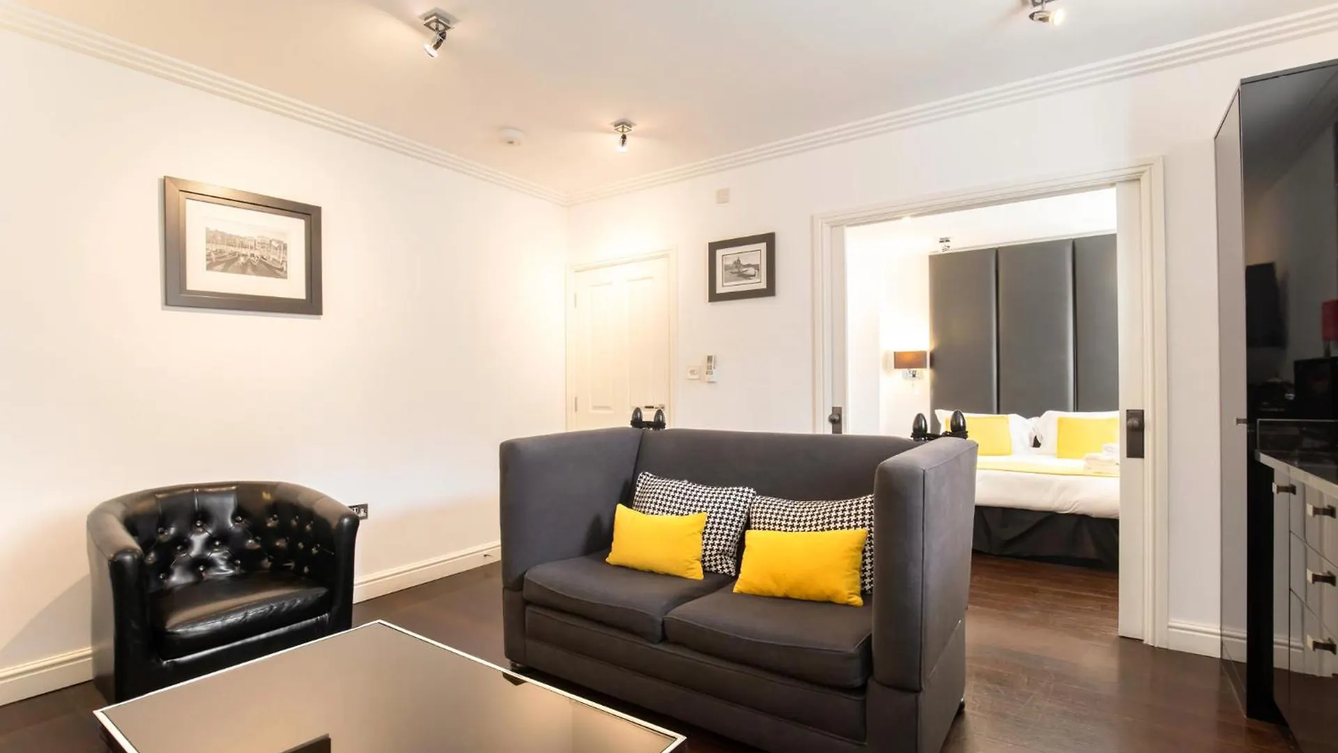 Strozzi Palace Suites By Mansley Cheltenham Apartment