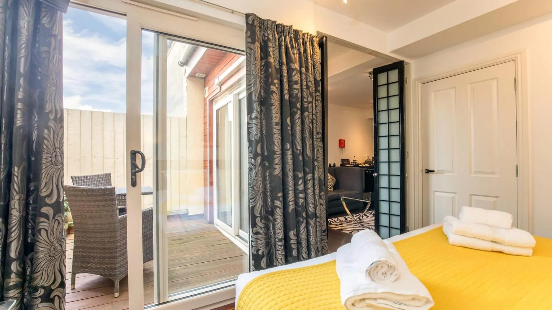 Strozzi Palace Suites By Mansley Cheltenham Apartment