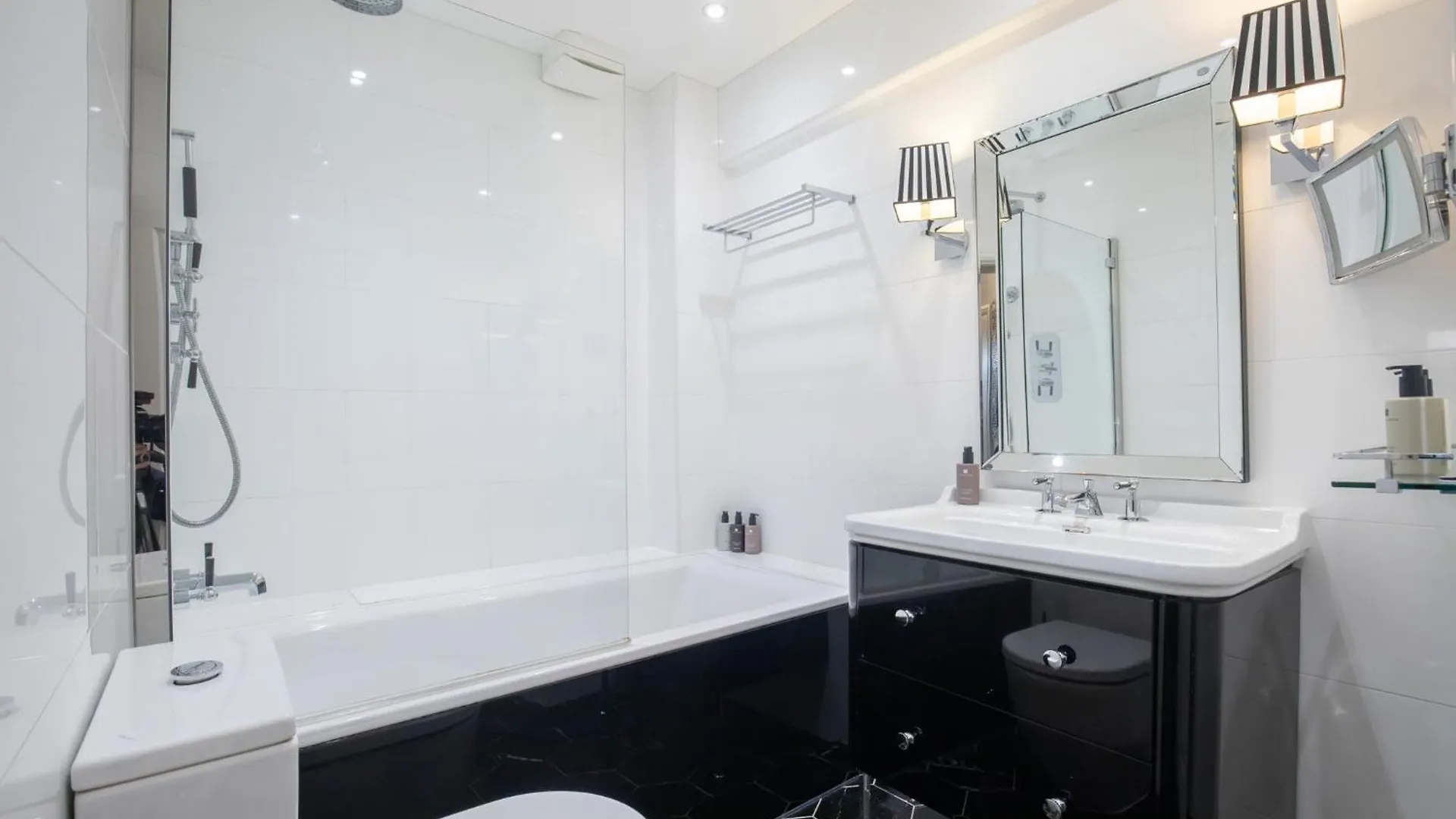 Apartment Strozzi Palace Suites By Mansley Cheltenham
