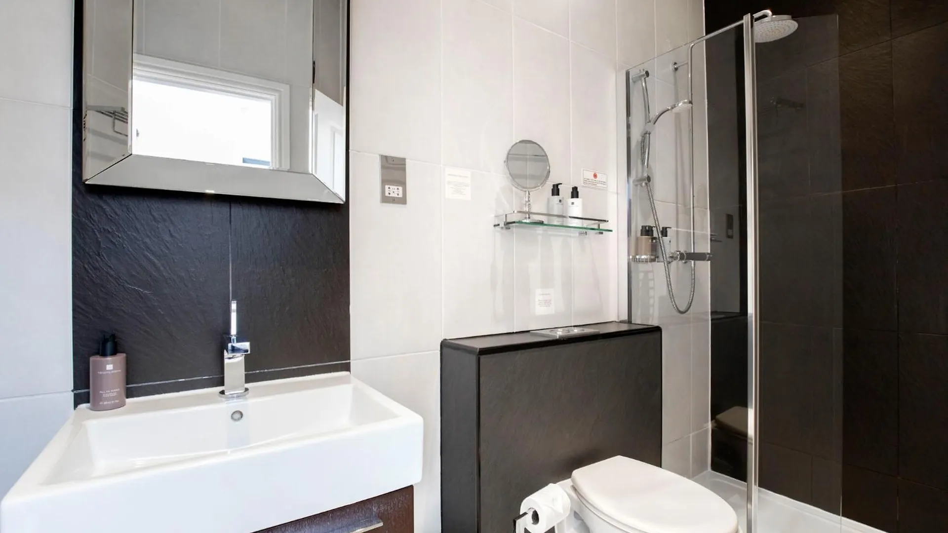 Strozzi Palace Suites By Mansley Cheltenham Apartment
