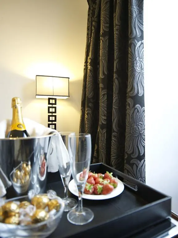 Strozzi Palace Suites By Mansley Cheltenham 0*,