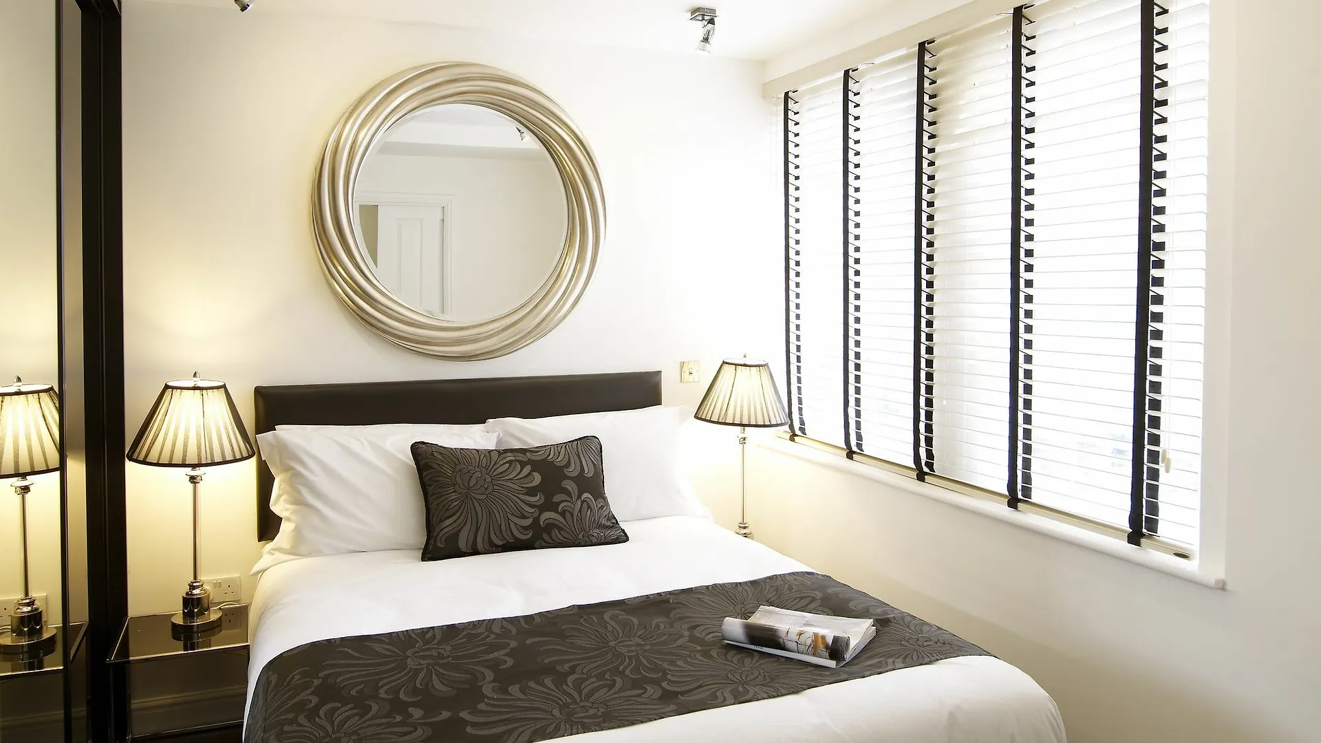 Strozzi Palace Suites By Mansley Cheltenham Apartment