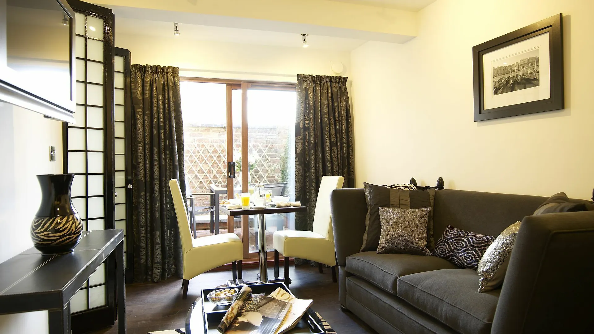 Strozzi Palace Suites By Mansley Cheltenham Apartment